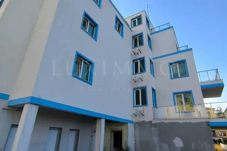 Тристаен апартамент във Варна, Бяла