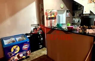 Заведение в Перник, Изток