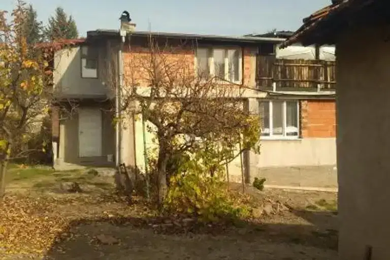 Къща в София, с. Хераково