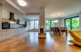 Многостаен апартамент в София, Център