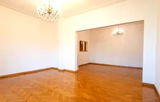 Многостаен апартамент в София, Докторски паметник