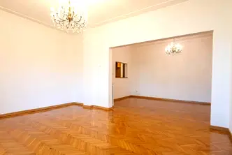 Многостаен апартамент в София, Докторски паметник