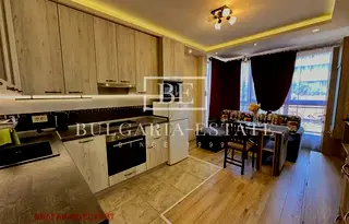 Двустаен апартамент във Варна, Център