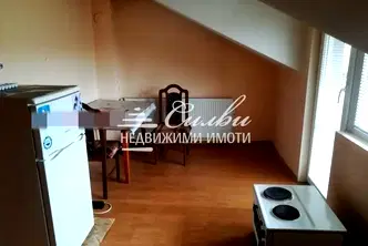 Двустаен апартамент в Търговище, Изток 1