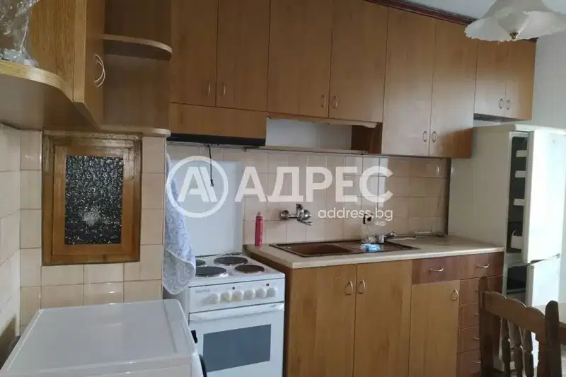 Двустаен апартамент с голяма тераса в Кършияка, Пловдив