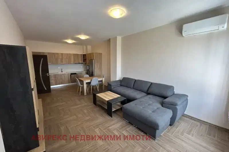 Двустаен апартамент в Пловдив, Тракия