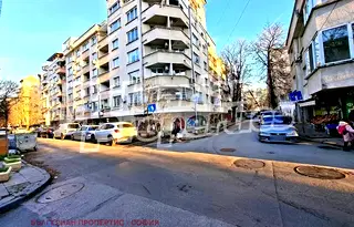 Гараж/Паркомясто в София, Белите брези
