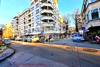 Гараж/Паркомясто в София, Белите брези