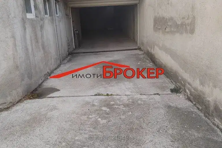 Garage/Parking in Sliven, Centyr