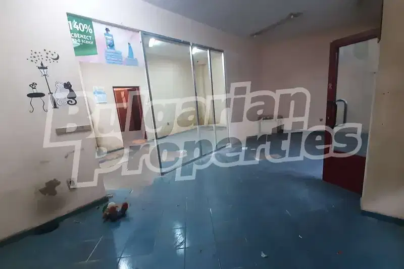 Shop in Varna, Lyatno Kino Trakiya