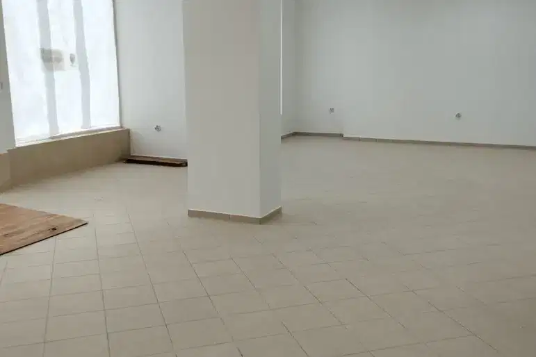 Магазин във Варна, Владислав Варненчик 1