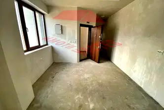 Офис в Шумен, Боян Българанов 1