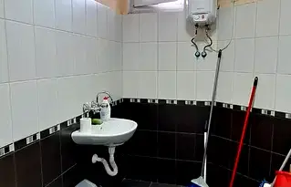 Офис в Перник, Център