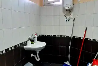 Офис в Перник, Център