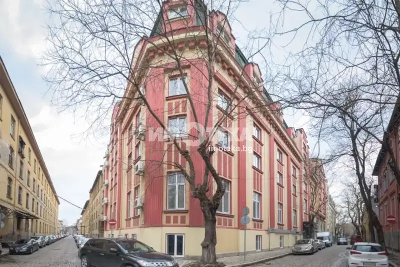 Офис в Пловдив, Център