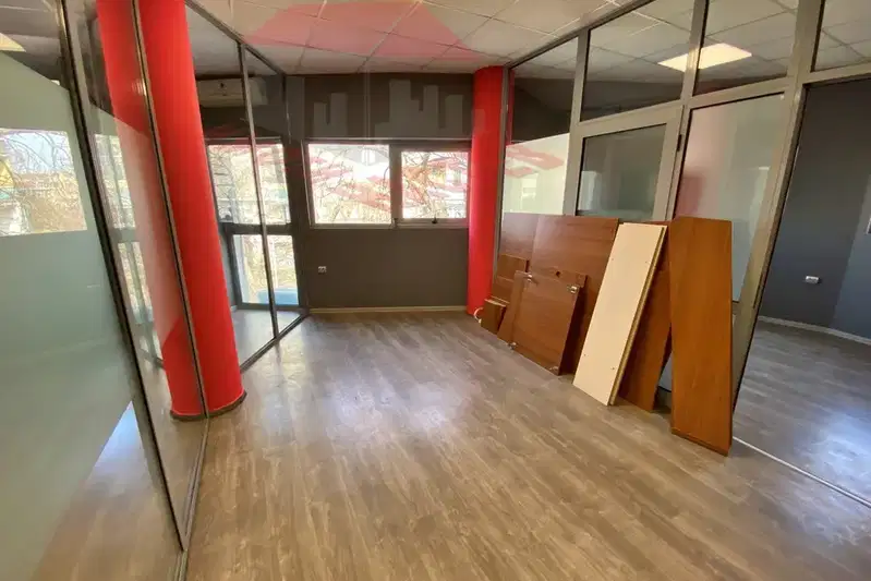 Office in Shumen, Centyr