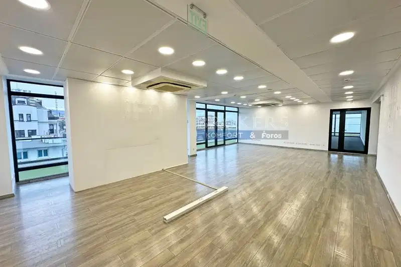 Office in Varna, Centyr