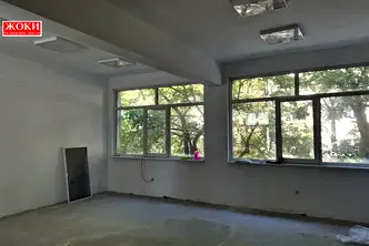 Офис в Перник, Център
