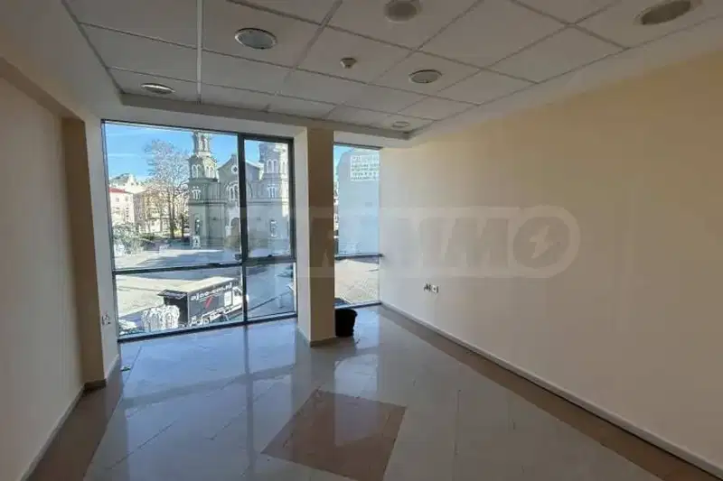 Office in Burgas, Centyr
