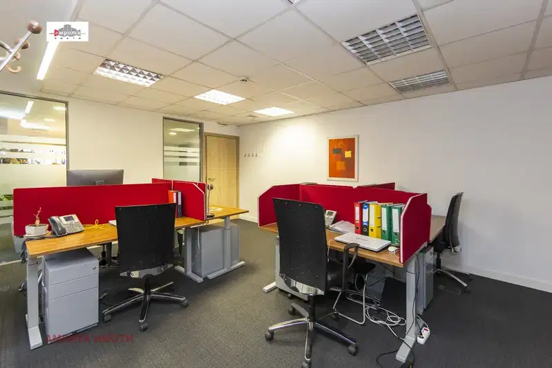 Office in Sofiya, Medicinska Akademiya