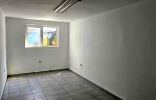 Офис във Варна, Зимно кино Тракия