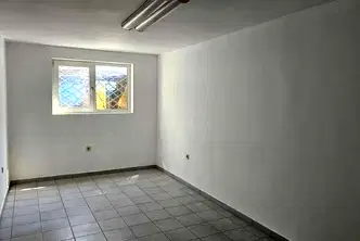 Офис във Варна, Зимно кино Тракия