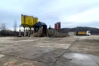 Бизнес имот в София, Враждебна