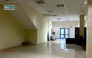 Склад във Варна, Младост 1