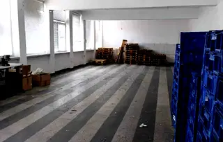 Склад в Плевен, Широк център