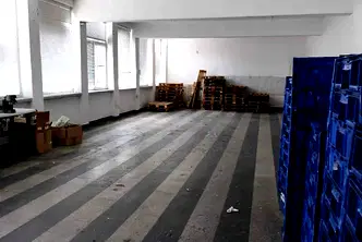 Склад в Плевен, Широк център