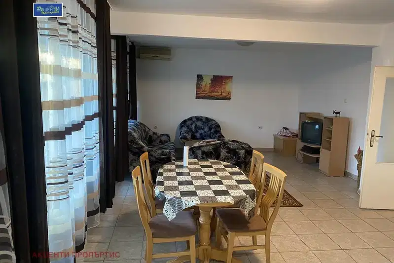 3-bedroom apartment in Veliko Tyrnovo, Centyr