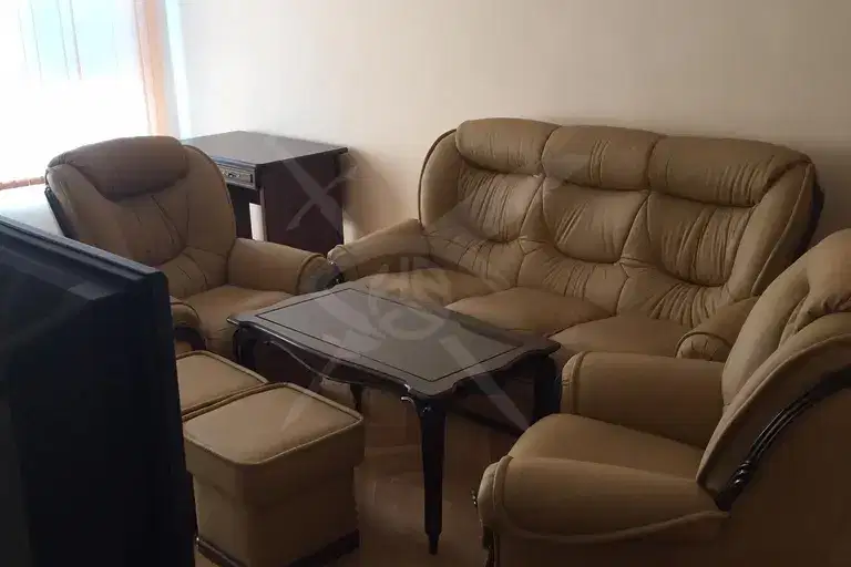 Тристаен апартамент 110 кв.м в центъра на Пловдив