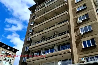 Тристаен апартамент в София, Център
