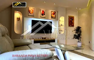 Тристаен апартамент във Варна, Център