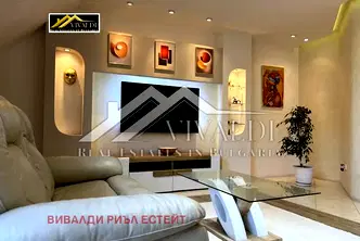 Тристаен апартамент във Варна, Център