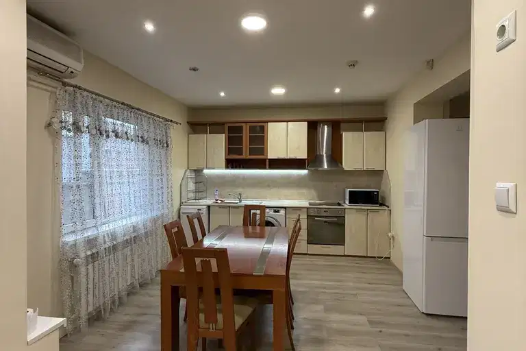 3-bedroom apartment in Pleven, Shirok Centyr