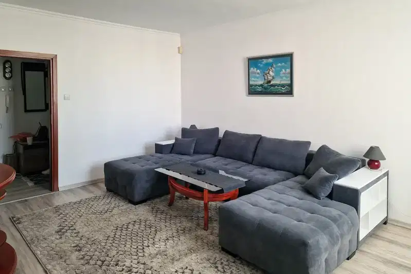 3-bedroom apartment in Sofiya, Zona B-18