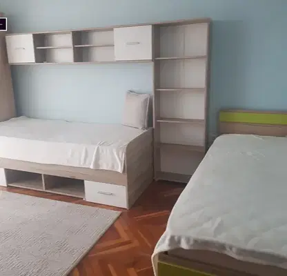 Снимка 2 — Многостаен апартамент във Варна, Базар Левски