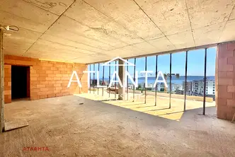 Четиристаен апартамент с панорамна гледка в Бриз, Варна