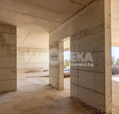 Снимка 2 — Многостаен апартамент във Варна, Бриз
