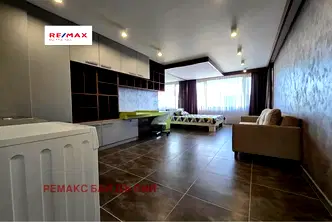 Многостаен апартамент във Варна, Бриз
