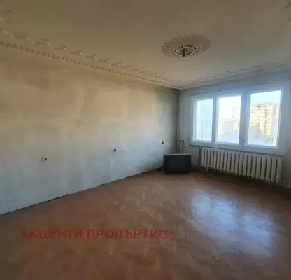 Снимка 4 — Многостаен апартамент във Велико Търново, Бузлуджа