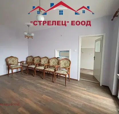 Снимка 2 — Просторен 4-стаен апартамент в Център, Добрич с две тераси