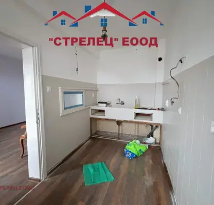 Снимка 4 — Просторен 4-стаен апартамент в Център, Добрич с две тераси