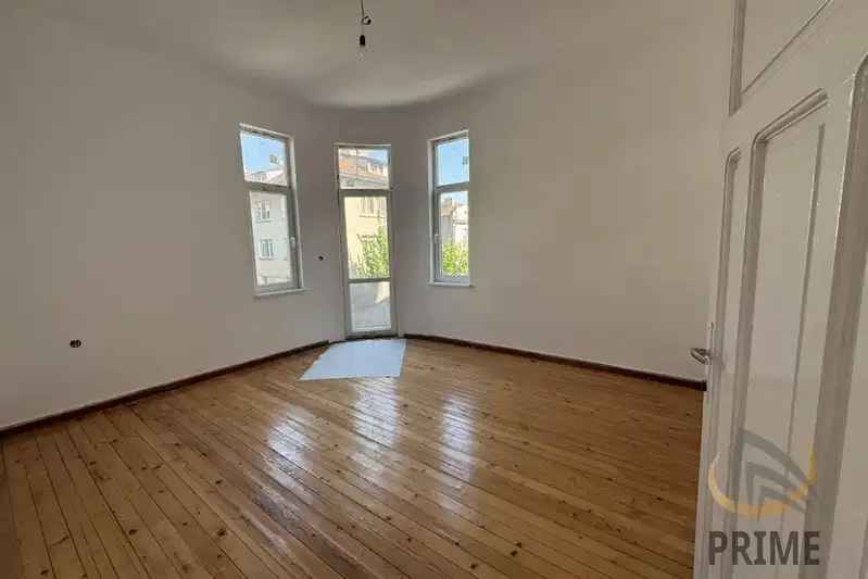 4-bedroom apartment in Burgas, Centyr