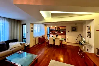 Многостаен апартамент в Бургас, Център