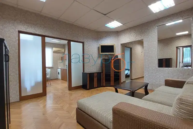 4-bedroom apartment in Burgas, Centyr