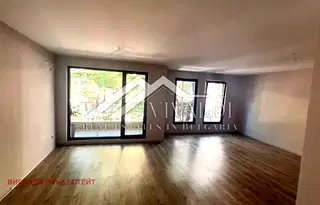 Многостаен апартамент във Варна, Център