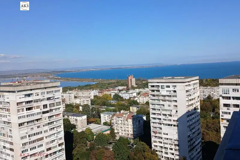 Многостаен апартамент в Бургас, Център