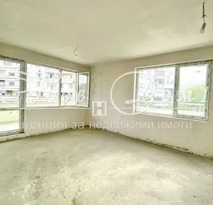 Photo 2 — 4-bedroom apartment in Plovdiv, Centyr